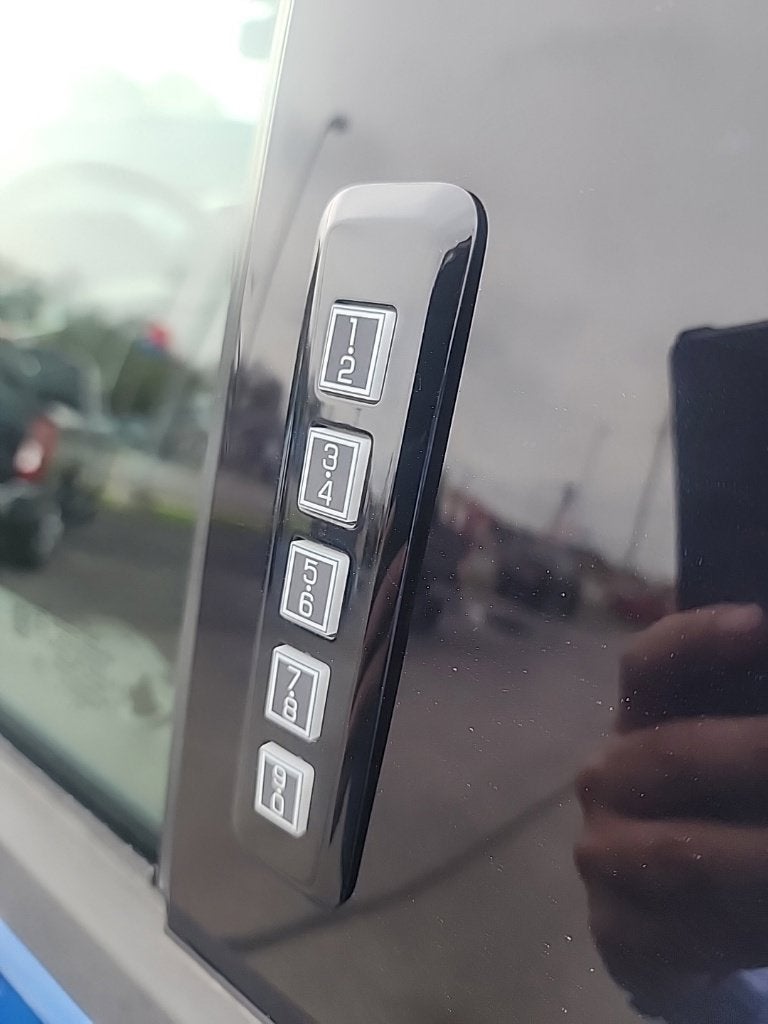 2023 Ford F-150 Base