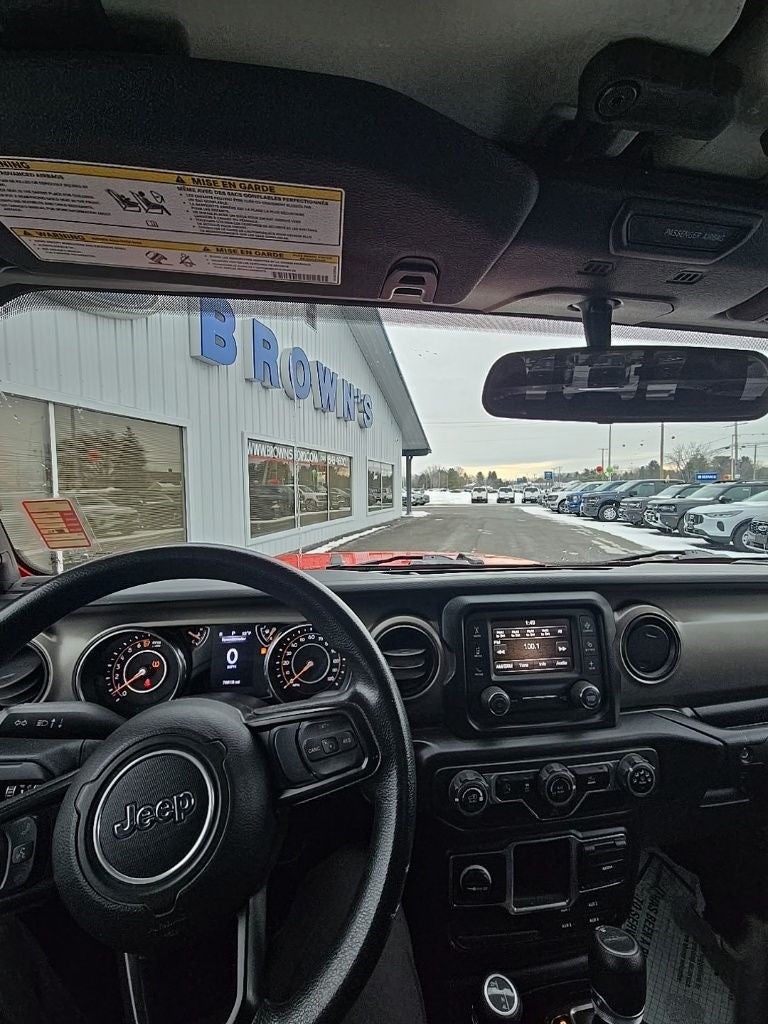 2020 Jeep Gladiator Sport photo 2