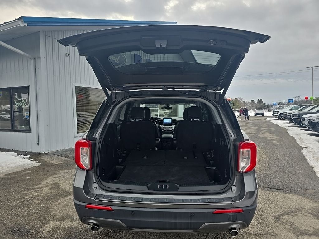 2023 Ford Explorer XLT 202A