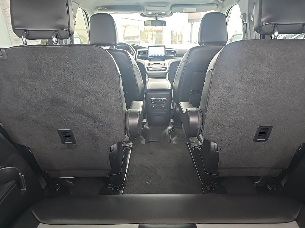 2023 Ford Explorer XLT 202A