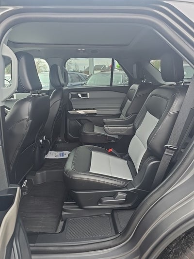 2023 Ford Explorer XLT 202A