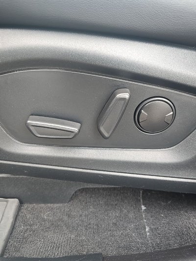 2023 Ford Explorer XLT 202A