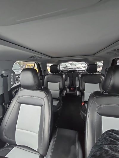 2023 Ford Explorer XLT 202A