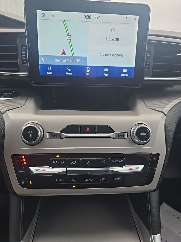 2023 Ford Explorer XLT 202A