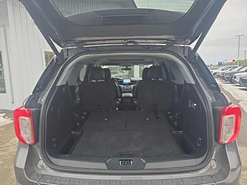 2023 Ford Explorer XLT 202A