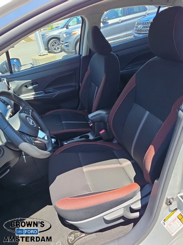 2025 Nissan Versa 1.6 SR