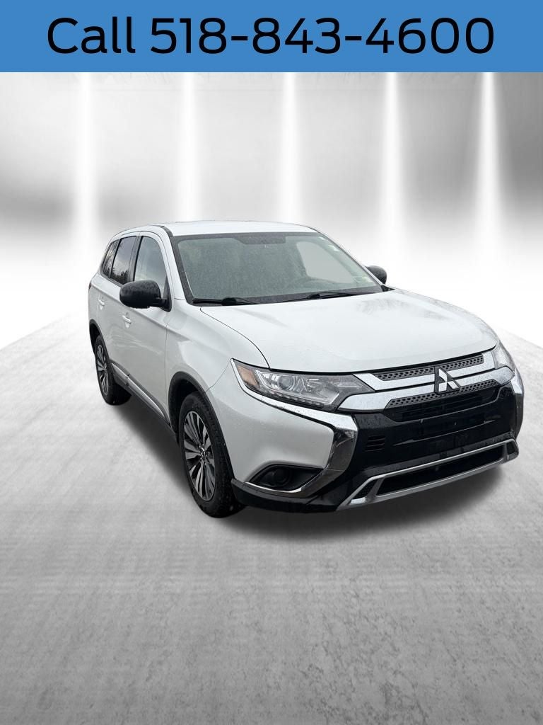 2020 Mitsubishi Outlander SE